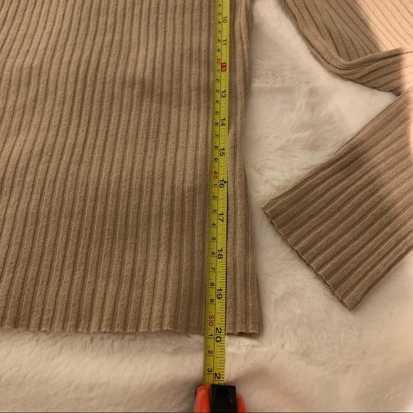 Bershka | Long Sleeve Beige Crop Nevk Top - Picture 6 of 12